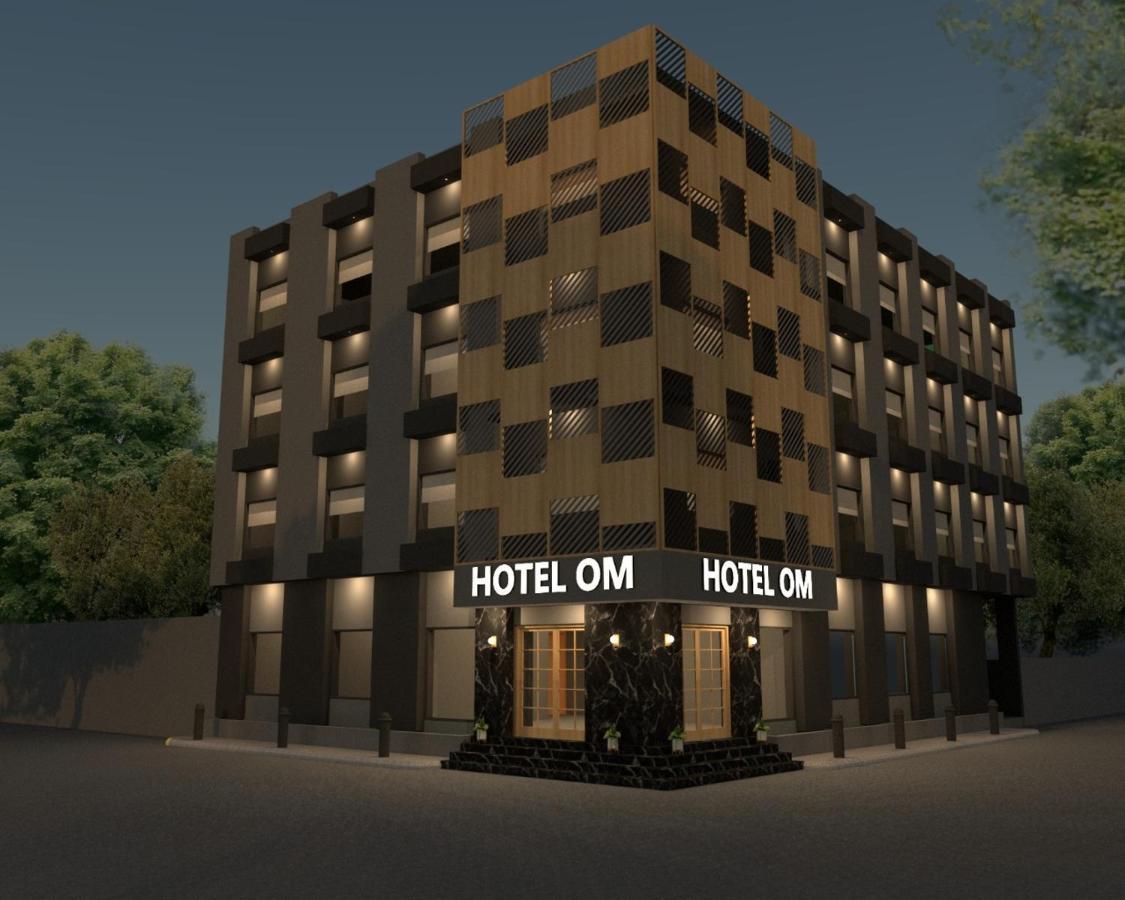 Hotel Om Сомнатг Екстер'єр фото