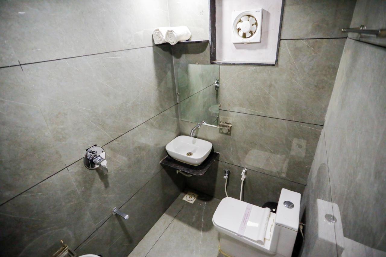 Hotel Om Сомнатг Екстер'єр фото