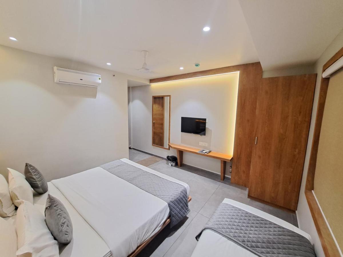 Hotel Om Сомнатг Екстер'єр фото