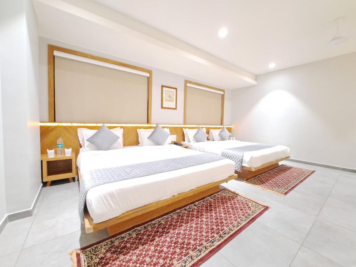 Hotel Om Сомнатг Екстер'єр фото