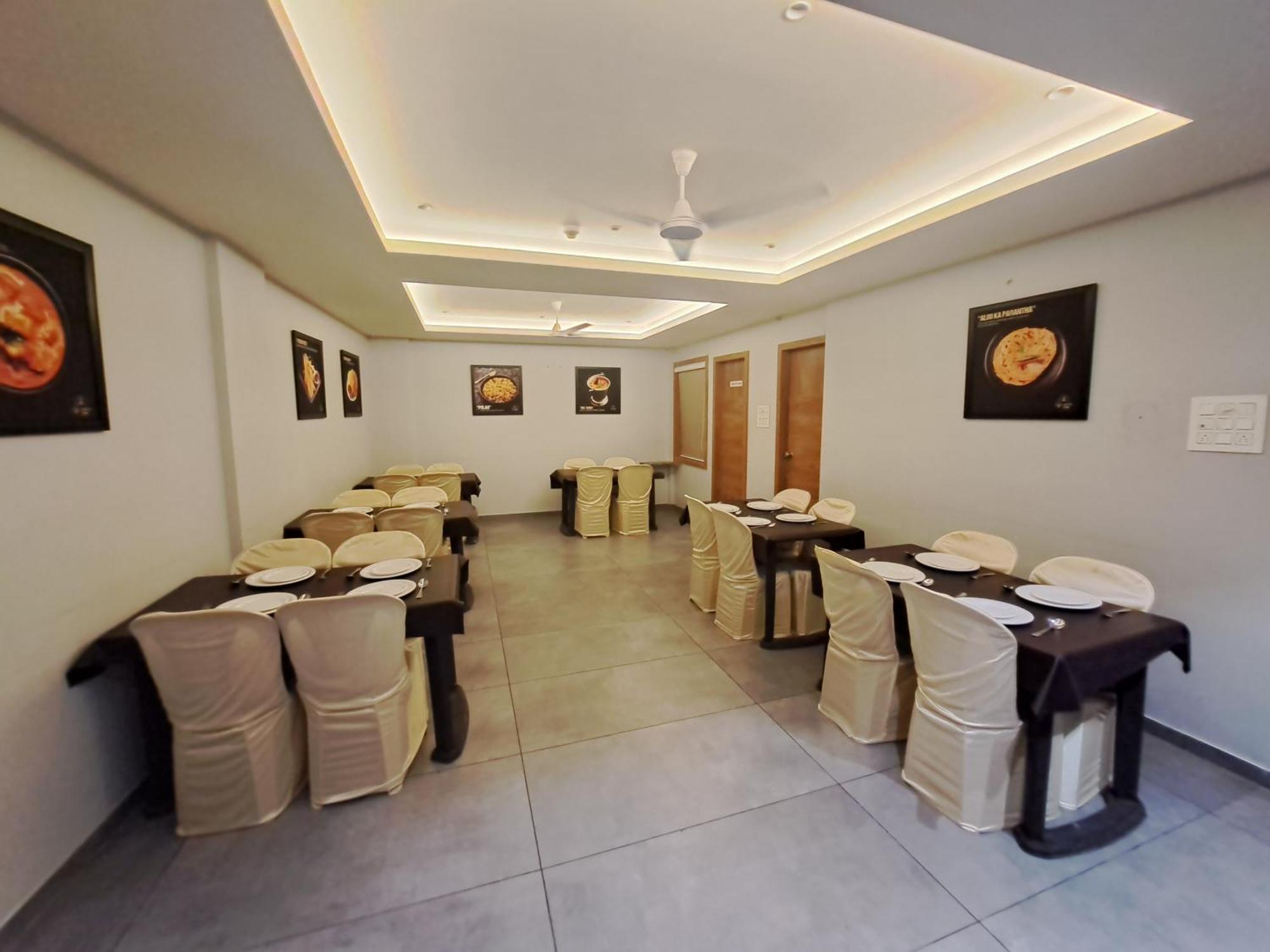 Hotel Om Сомнатг Екстер'єр фото